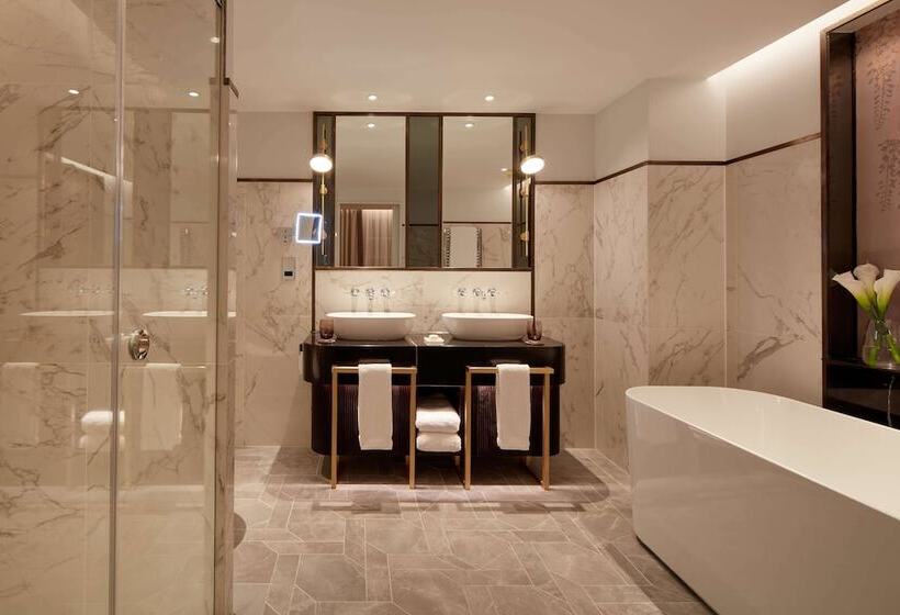 Люкс, The Biltmore Mayfair