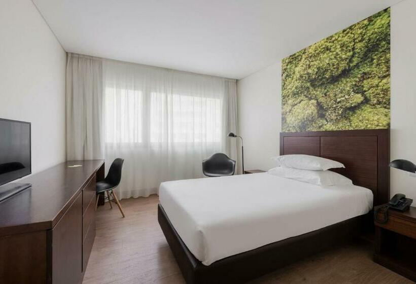 اتاق استاندارد یک نفره, Neat Hotel Avenida
