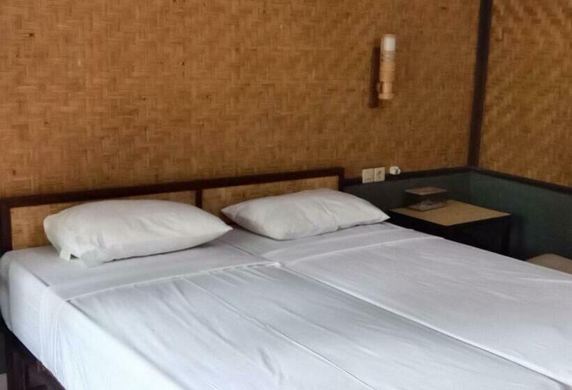 Номер Deluxe Вид на Сад, Taman Menjangan Homestay By Snorkelingmenjangan