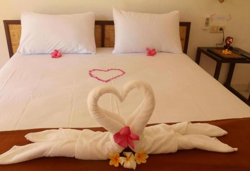 Номер Deluxe Вид на Сад, Taman Menjangan Homestay By Snorkelingmenjangan