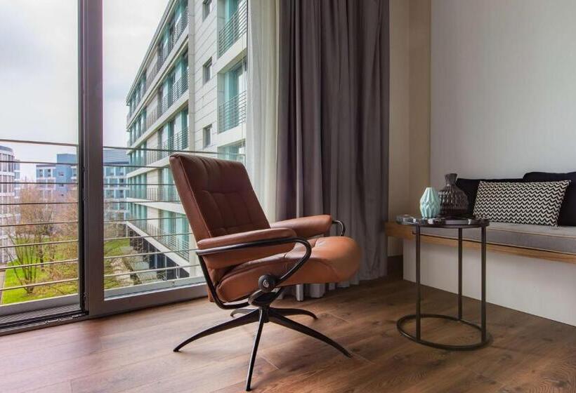 اتاق پریمیوم با چشم‌انداز باغ, Radisson Blu Hotel Köln