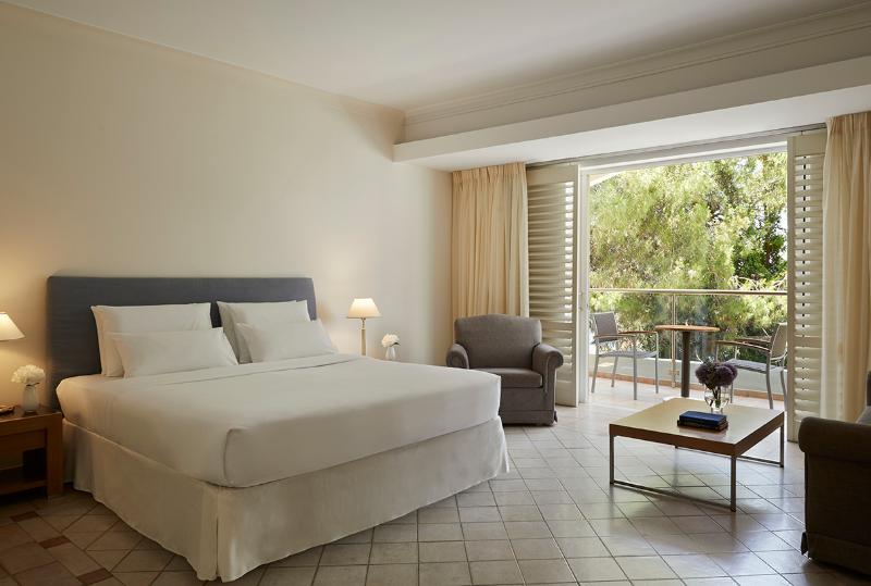 بانگلوی استاندارد, Amus Hotel & Spa