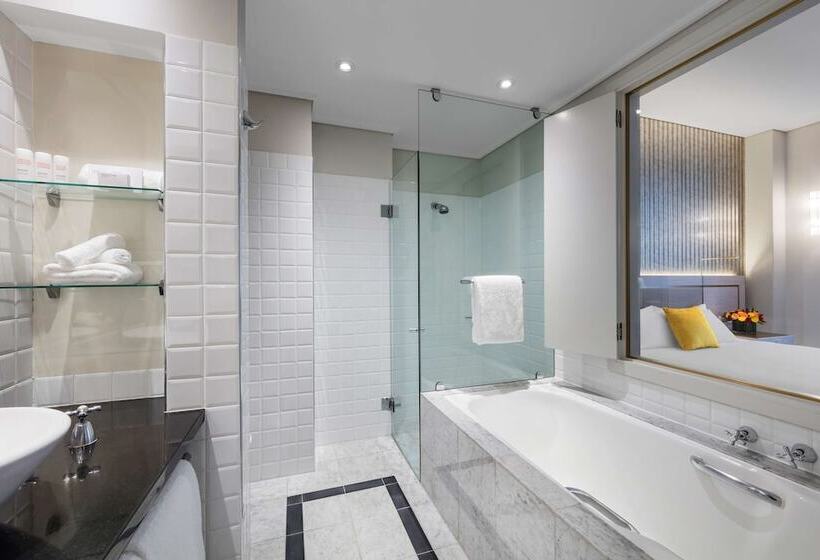 발코니 디럭스 룸, Radisson Blu Plaza Hotel Sydney