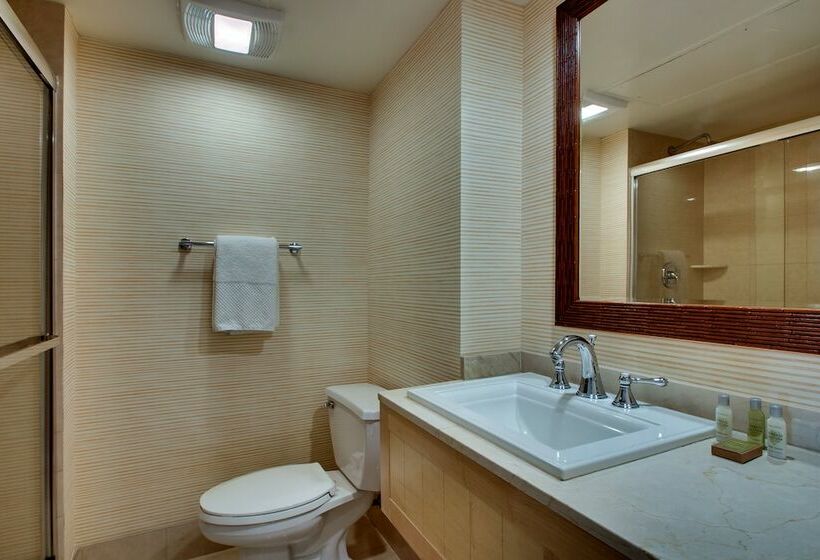 غرفة قياسية سرير مزدوج, Tropicana Las Vegas  A Doubletree By Hilton