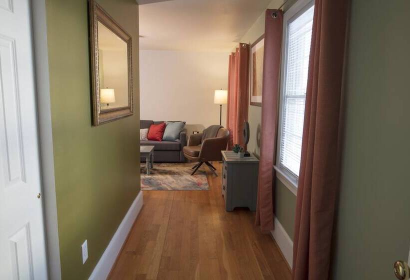 Люкс Повышенной Комфортности, Loudoun Valley Manor B&b