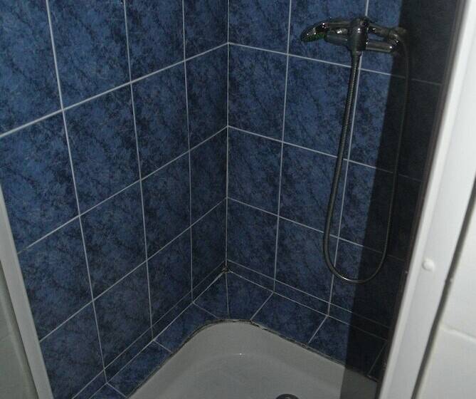 Семейный Номер, Hôtel Les Mimosas
