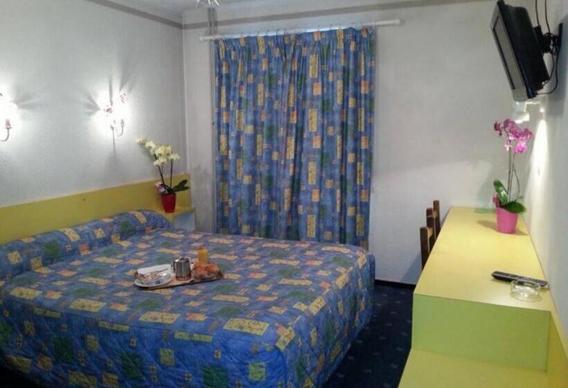 Номер Стандарт, Hôtel & Restaurant Azur