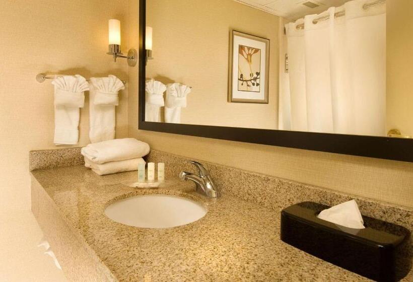سوییت, Comfort Suites Dulles Airport