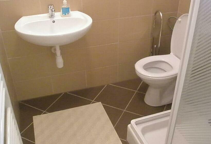 Quarto Standard Casa de Banho Partilhada, Ubytovanie Bičár