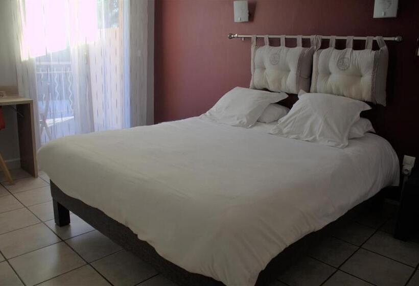 Номер Стандарт, Logis Hôtel Le Clement V