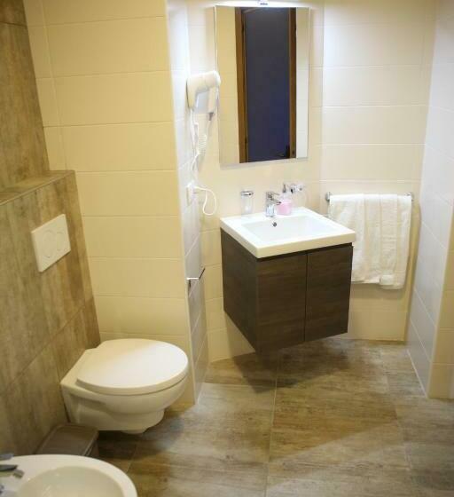 اتاق خانوادگی, B&b Il Bacio
