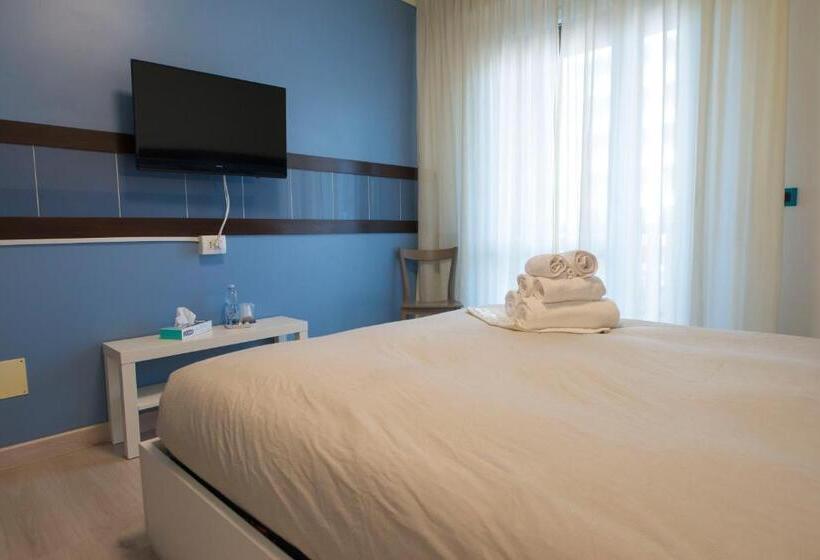 اتاق استاندارد با سرویس بهداشتی مشترک, B&b Il Bacio