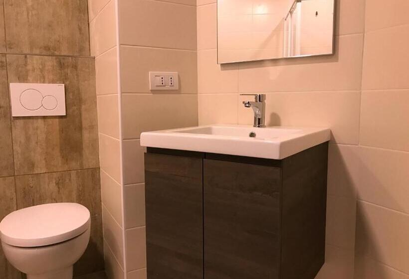 اتاق خانوادگی, B&b Il Bacio
