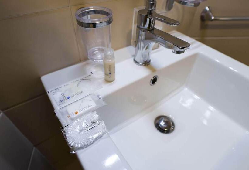 اتاق خانوادگی, B&b Il Bacio