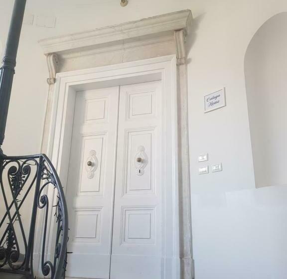 标准间, Caluga House