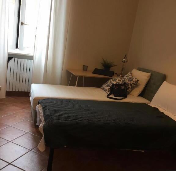 اتاق راحتی سه تخته, B&b Palazzo De  Il Nuovo Duca Minimo