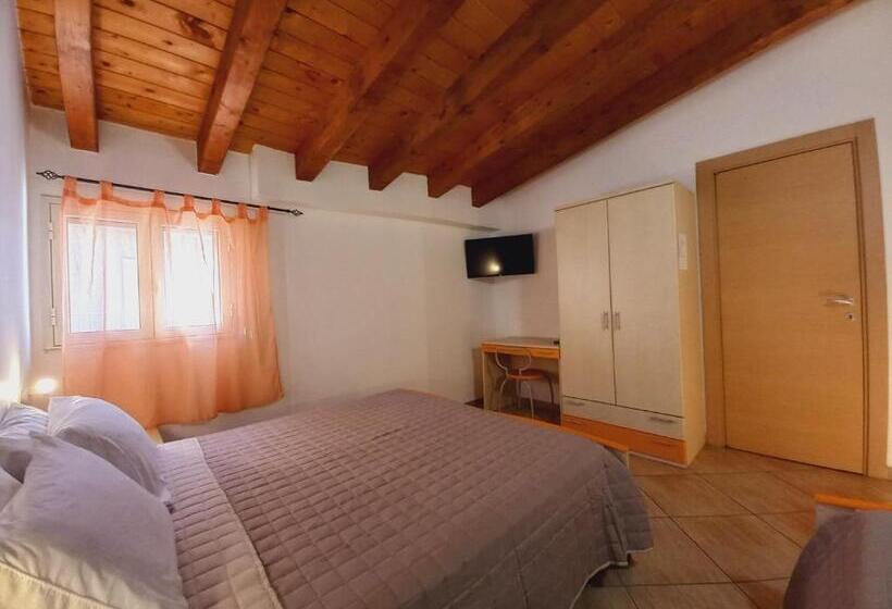 اتاق استاندارد سه نفره, B&b L Antica Torre