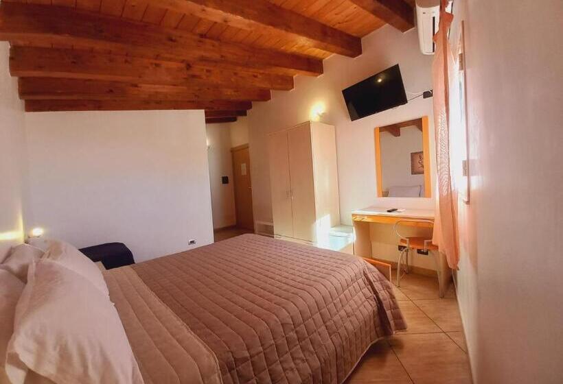 اتاق استاندارد با چشم‌انداز دریا, B&b L Antica Torre