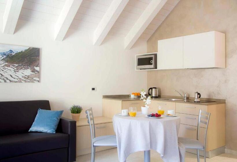 Апартаменты 1 Спальня с Террасой, Domus Residence