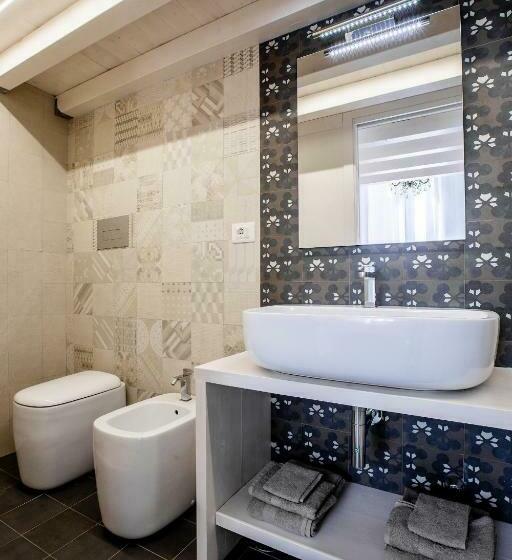 اتاق استاندارد چهار تخته, Aruci B&b