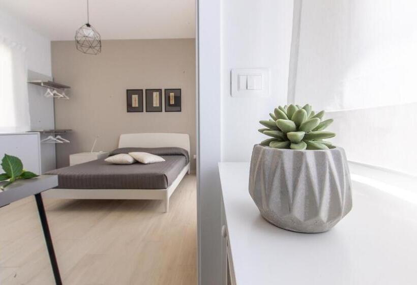 اتاق استاندارد سه نفره, Aruci B&b