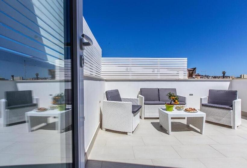 Standard Triple Room with Terrace, Aruci B&b