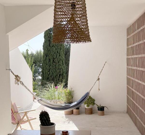 اتاق راحتی سه تخته, Senia_rooms_vista