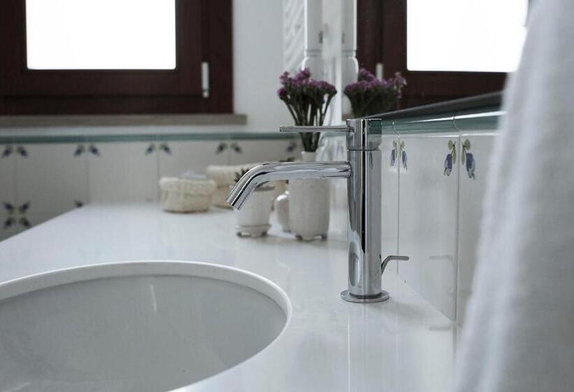 Полулюкс, Villa Delle Querce Resort