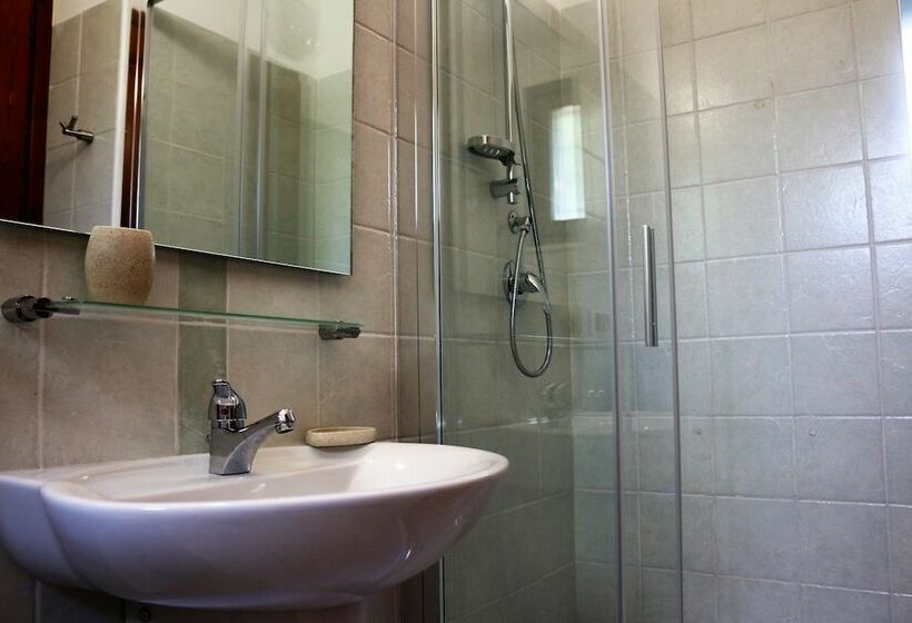 اتاق لوکس, B&b S Aposentu