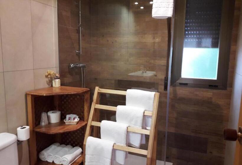 Семейный Полулюкс, Hostal Casa Barcelo