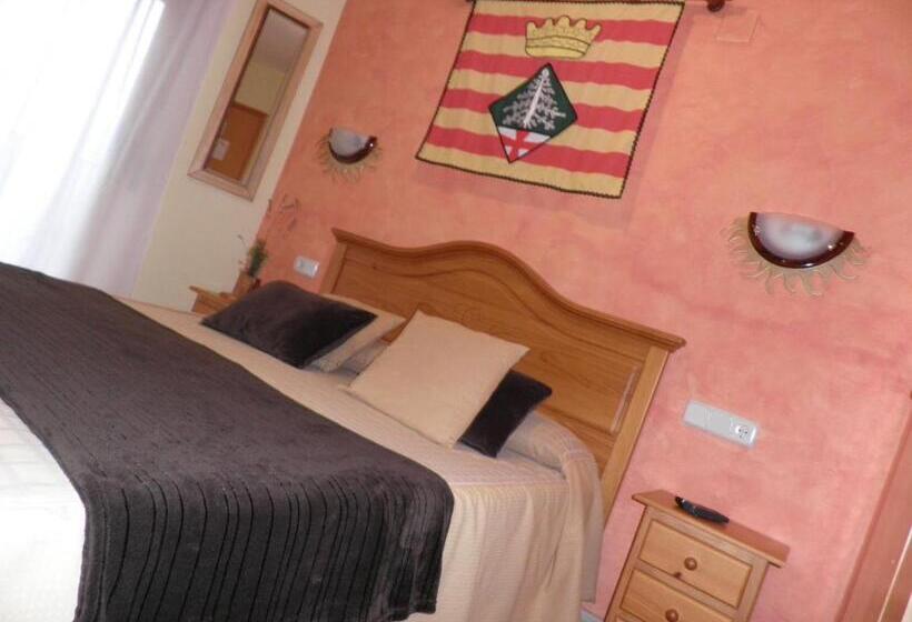 Номер Стандарт с Балконом, Hostal Casa Barcelo
