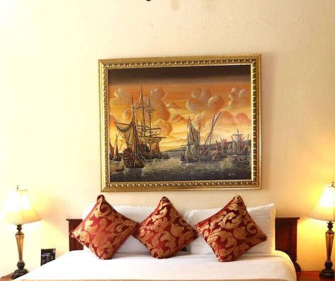 سوئیت سینیور, Boutique Hotel Palacio