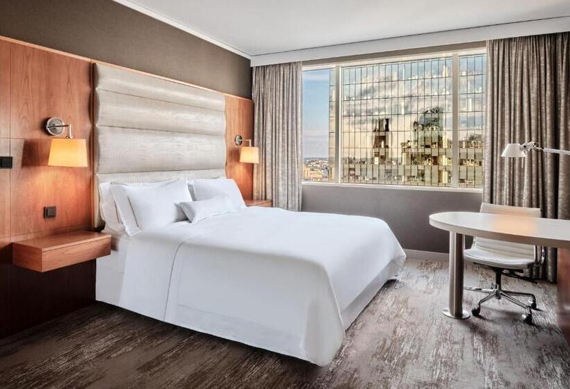 سوئیت اجرایی با تخت کینگ, The Westin Warsaw