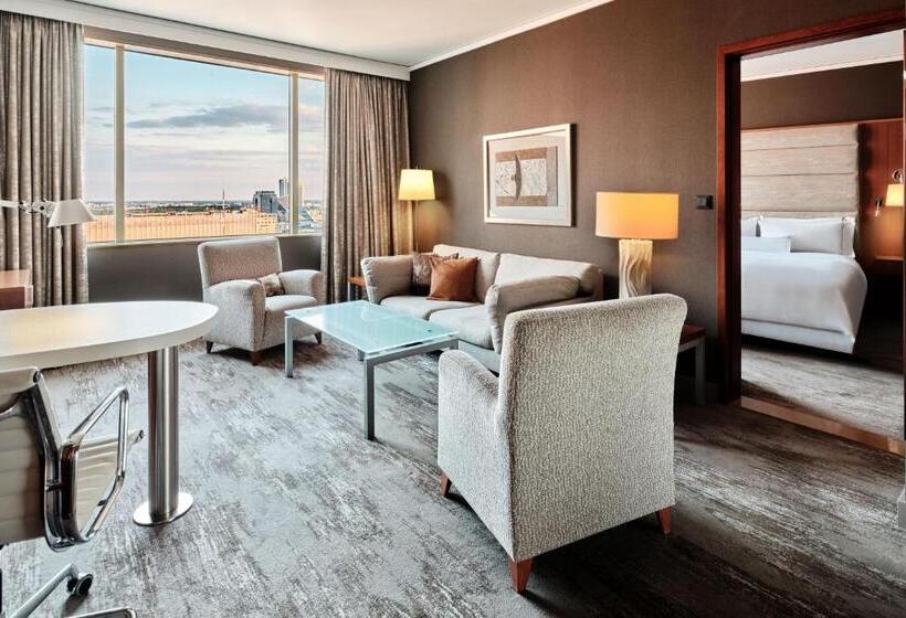 سوئیت اجرایی با تخت کینگ, The Westin Warsaw