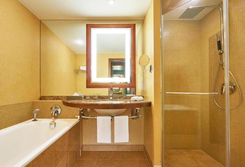 سوئیت اجرایی با تخت کینگ, The Westin Warsaw