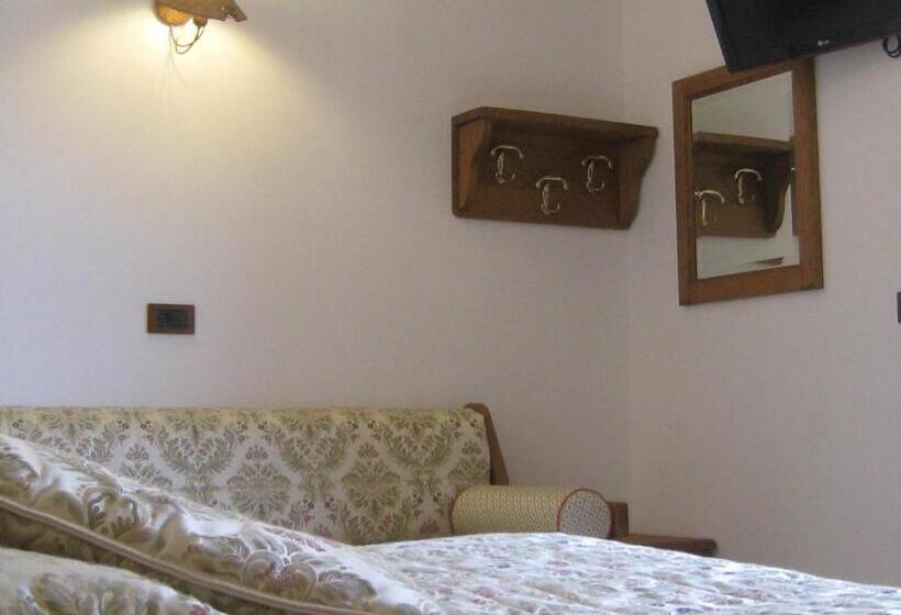 Номер Стандарт Трехместный, Villa Plinia