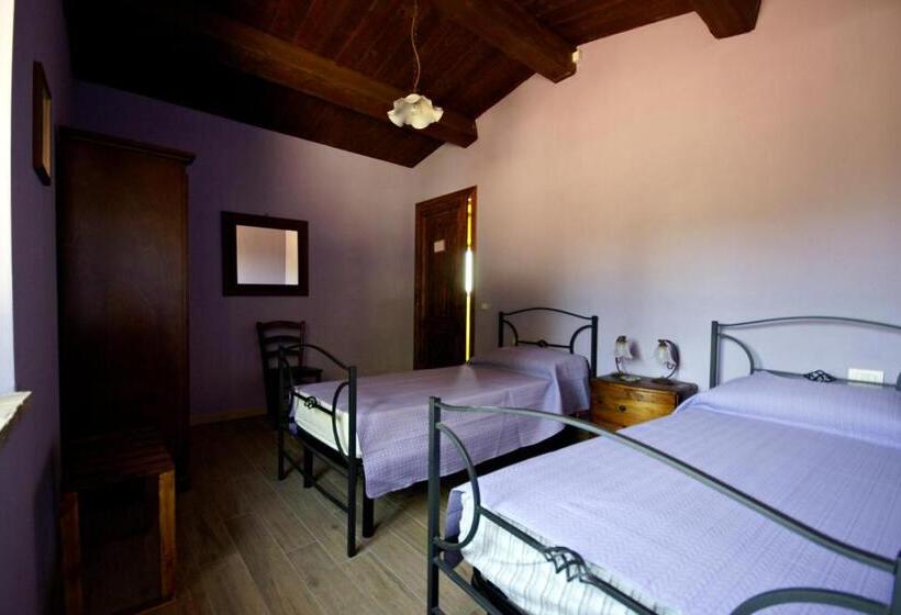 Standard room with outdoor bath, Locanda Della Rocca