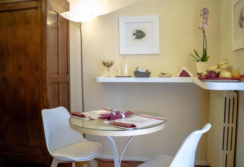 اتاق لوکس با بالکن, Turenum Apartment B&b