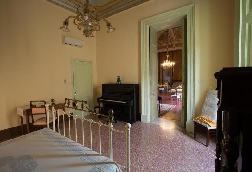 Номер Стандарт Трехместный, Palazzo Leuzzi B&b