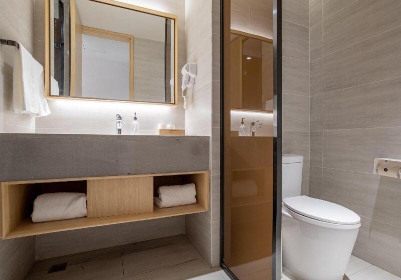 Quarto Triplo Estandar, Caparena