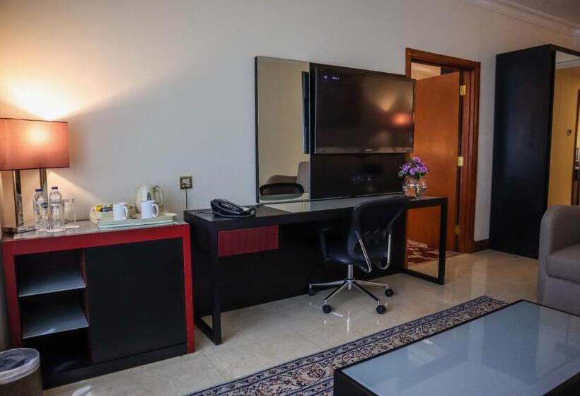 Президентский Люкс, Vision Imperial Hotel Formerly Excelsior Hotel Downtown