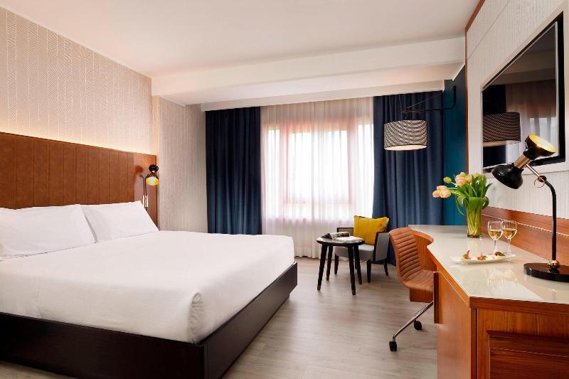 Quarto Clássico Cama King, Four Points By Sheraton Siena