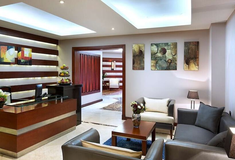 جناح إدارى, Hilton Pyramids Golf