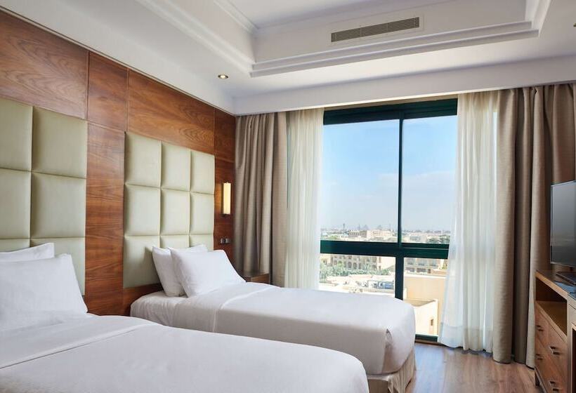 غرفة تنفيذية, Hilton Pyramids Golf