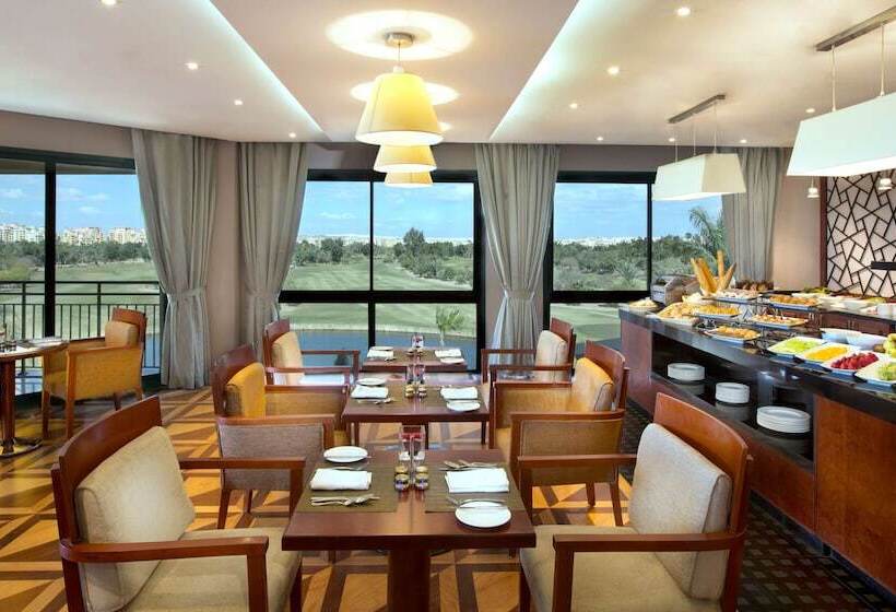 جناح ديلوكس, Hilton Pyramids Golf