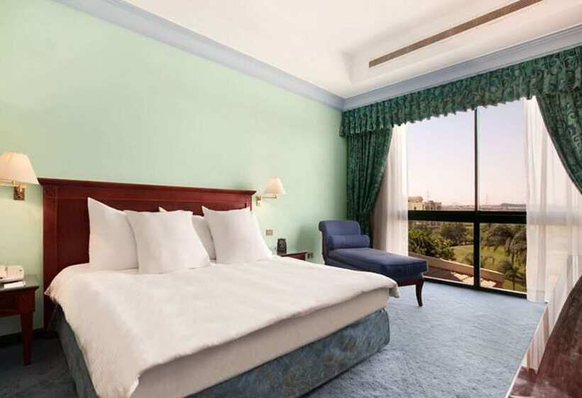 غرفة ديلوكس, Hilton Pyramids Golf