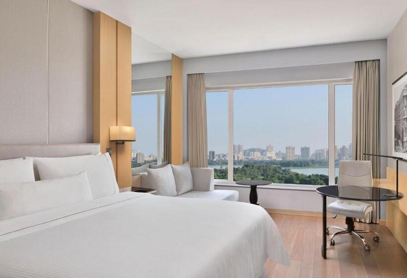 Стандартный Номер Кровать Кинг, The Westin Mumbai Powai Lake