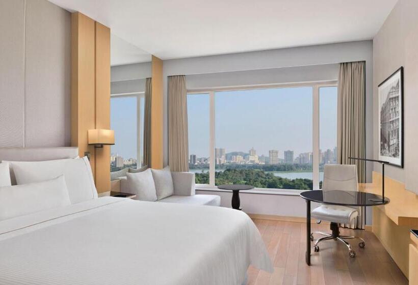Стандартный Номер Кровать Кинг, The Westin Mumbai Powai Lake