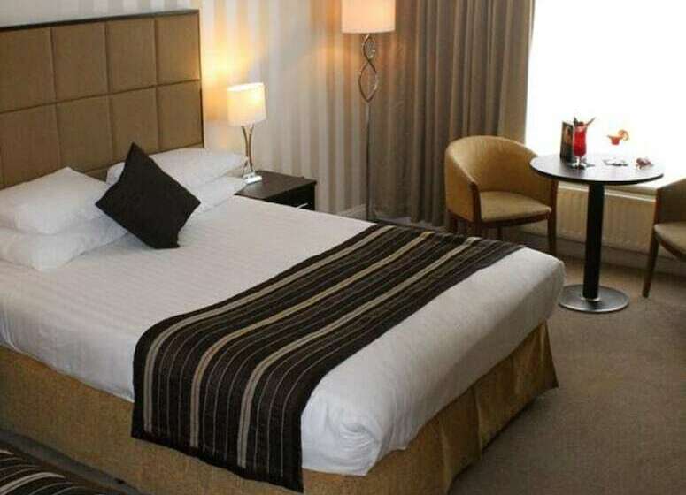 اتاق کلاسیک, Menlo Park Hotel