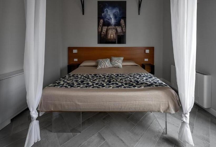 اتاق لوکس با تخت بزرگ, Suite Del Ponte Normanno